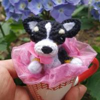 Tasse et miniature chihuahua en crochet